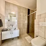 Lacivert Kaş