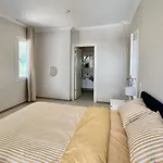 Lacivert Kaş