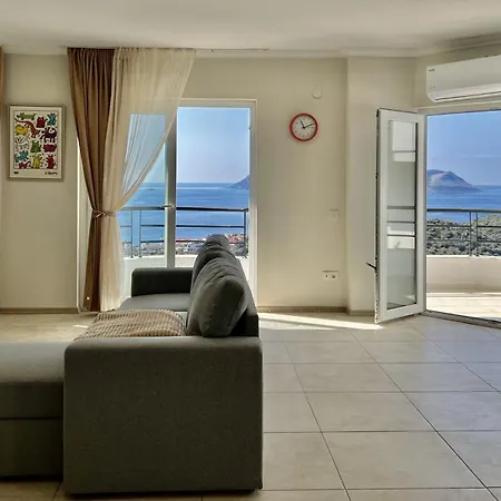 Lacivert Apartmán *