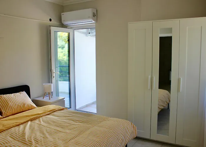 Lacivert Apartment *